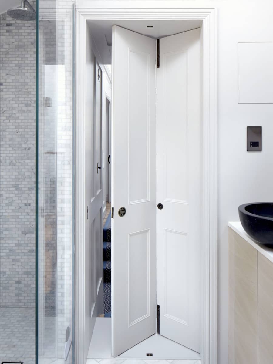 Pintu Lipat (Folding) Hemat Ruang