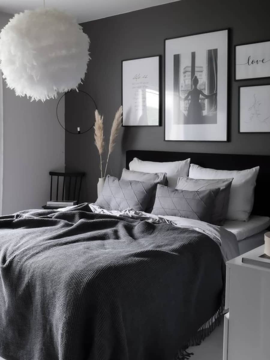 Kamar Monokrom Modern